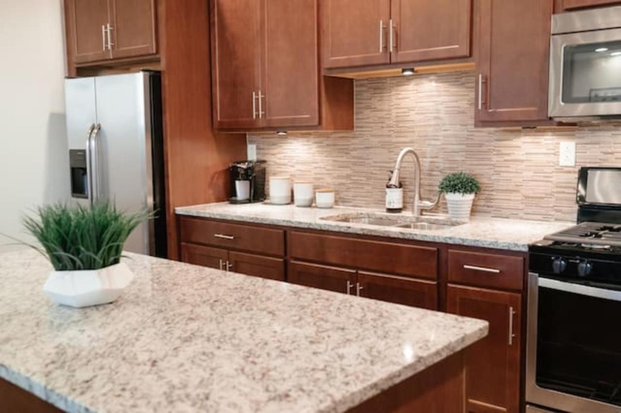 2Br Airy & Tidy Apt With Free Covered Parking - Central Modern Chicago Ngoại thất bức ảnh