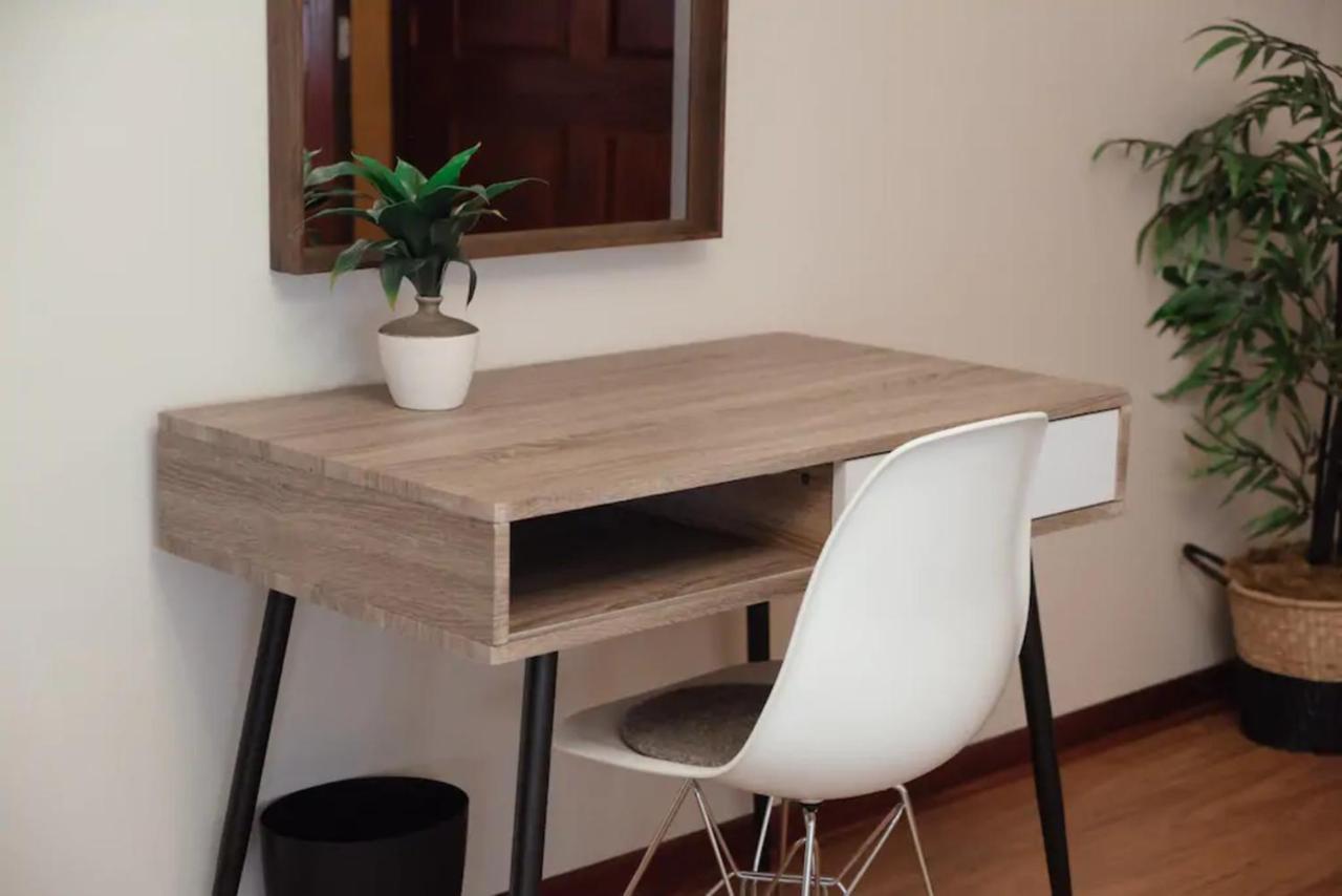 2Br Airy & Tidy Apt With Free Covered Parking - Central Modern Chicago Ngoại thất bức ảnh