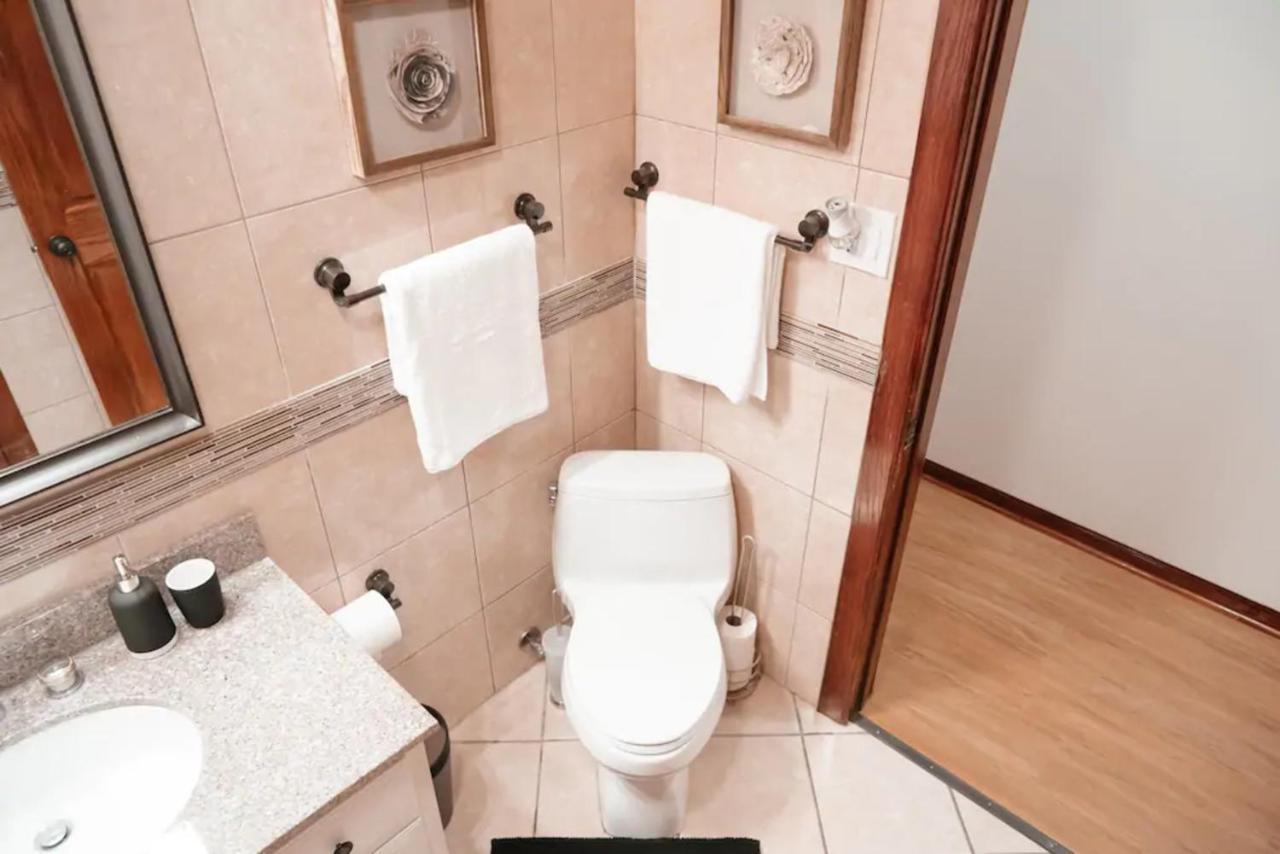 2Br Airy & Tidy Apt With Free Covered Parking - Central Modern Chicago Ngoại thất bức ảnh